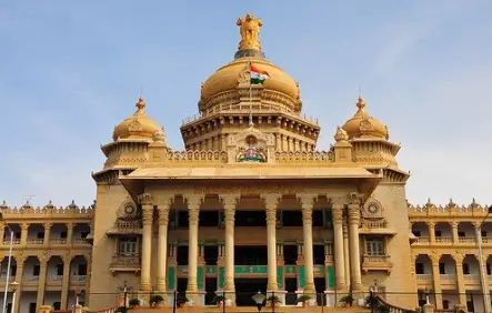 ಕಾರ್ಮಿಕರಿಗೆ ಶುಭಸುದ್ದಿ ಕೊಟ್ಟ ಸರ್ಕಾರ : ಕನಿಷ್ಠ 20000 ಕ್ಕೆ ವೇತನ ಹೆಚ್ಚಳ